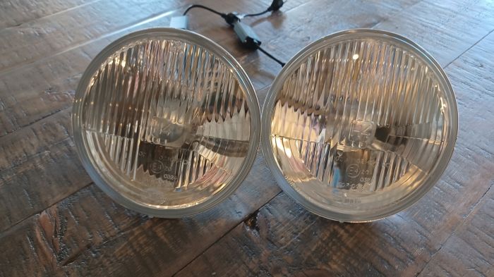 VIN-901-161-06 LED 7 Inch 6V Headlight Bulbs - Vintage White, Sold As Pairs