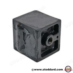 902-305-492-01 Square Transmission Mount for 912  