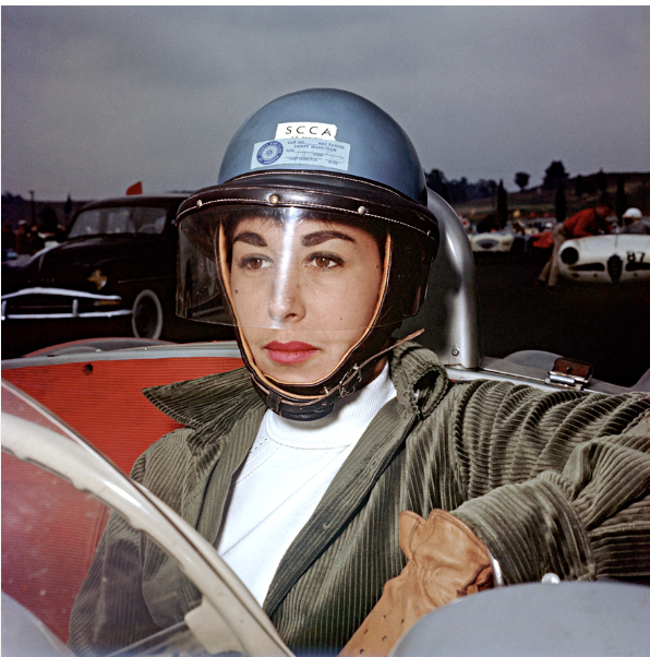 Ruth Levy waiting on the grid in her Porsche 550 Spyder.